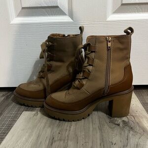 Universal Thread Tan Heeled Boots